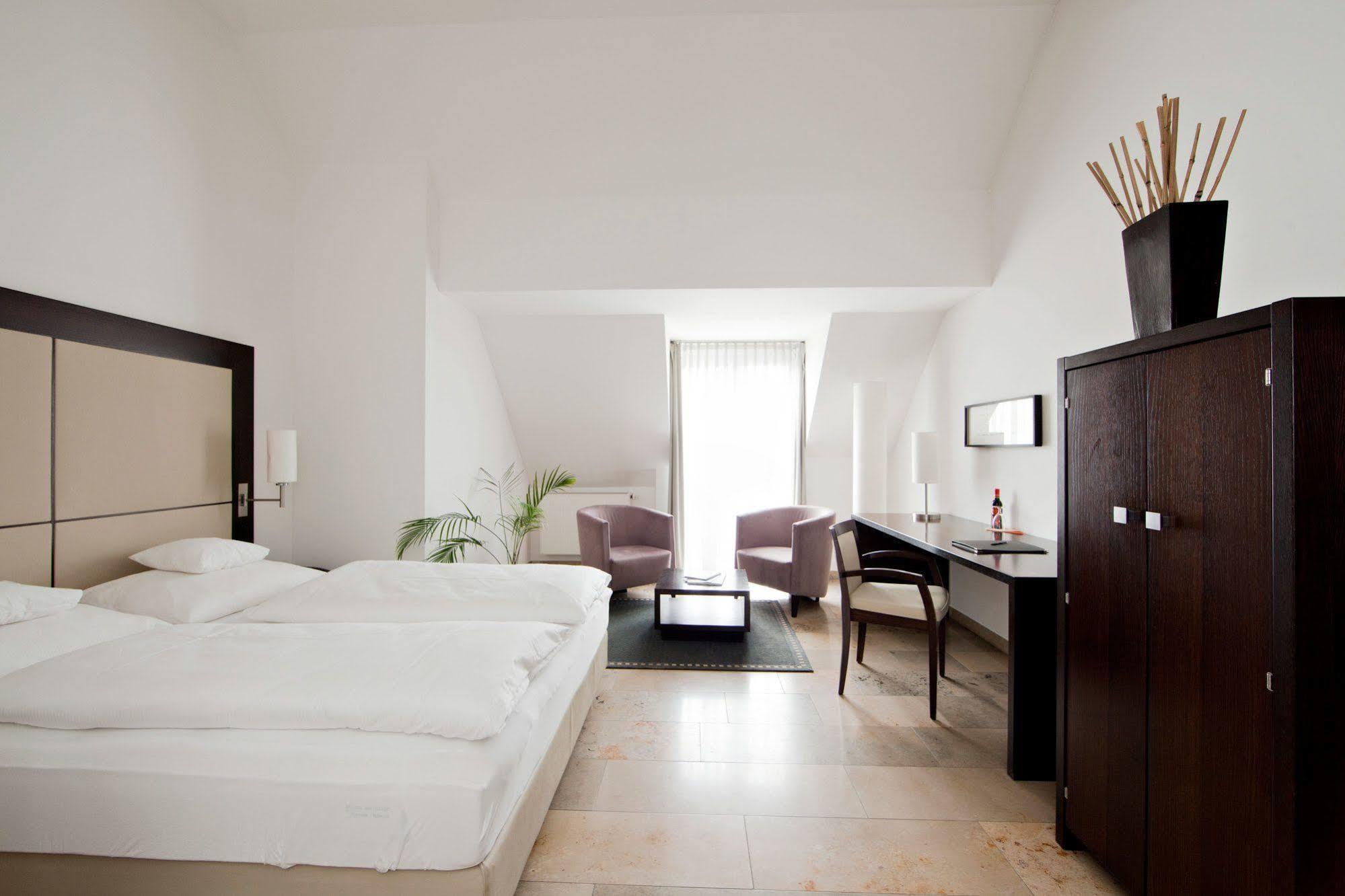 Burns Art Hotel Düsseldorf Szoba fotó